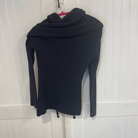 Bebe cute navy blue layered look sweater size XS - Picture 5 of 7